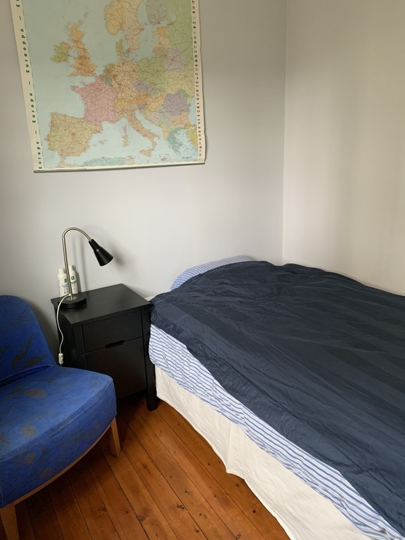 Gjesterom, sengen er 120 x 200 cm.