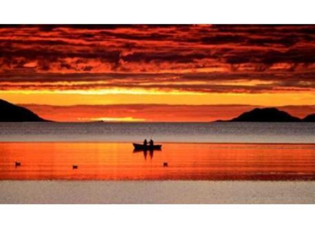 Midnight sun over Kattfjord (just outside Tromsø)