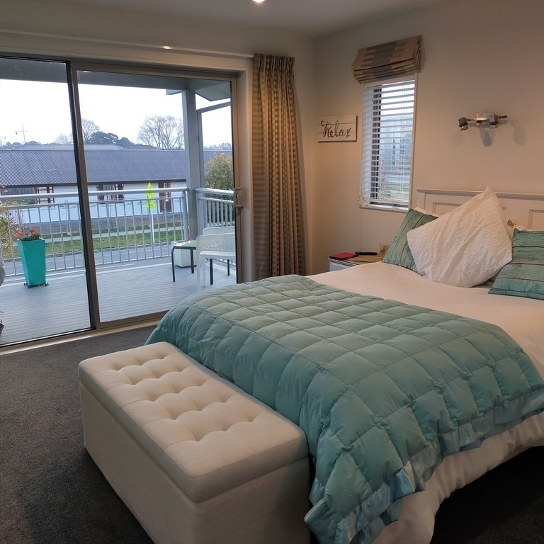 Upstairs bedroom /balcony