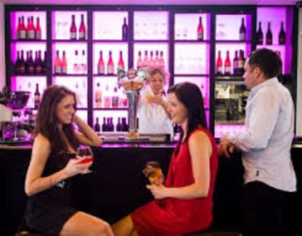 Cafe and bar within 2 minutes of the house