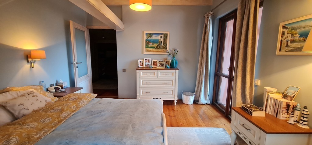 My bedroom withthe French door and a balcony facing east 