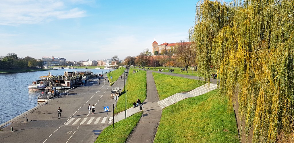 Walking, cycling or taking a boat cruise along the Vistula River