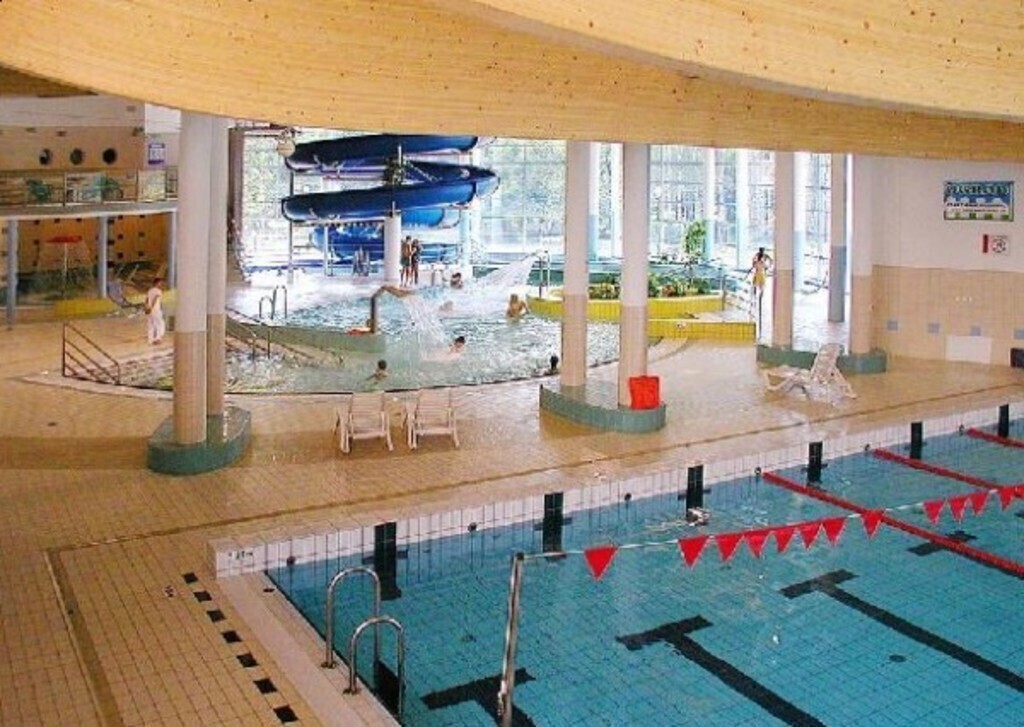 400 m from our house there is a swimming pool with sauna, gym, slide and paddling pool for children.