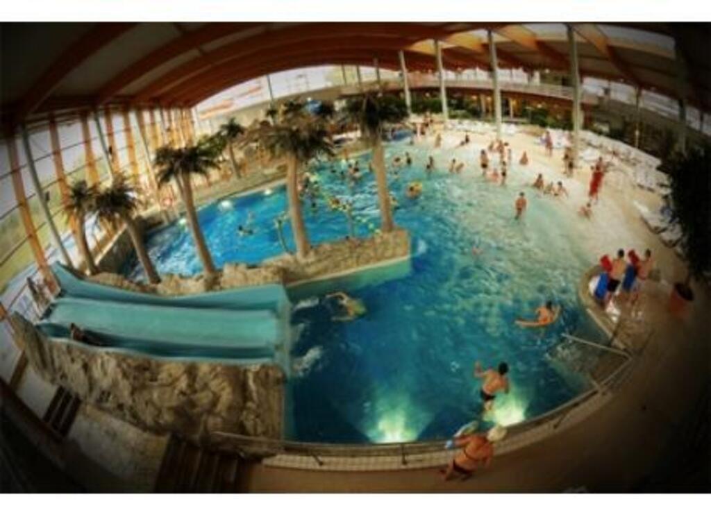 Swimming pool and spa near our flat 