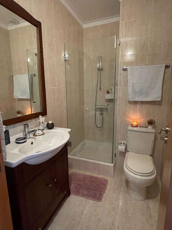 Slaapkamer I - badkamer 