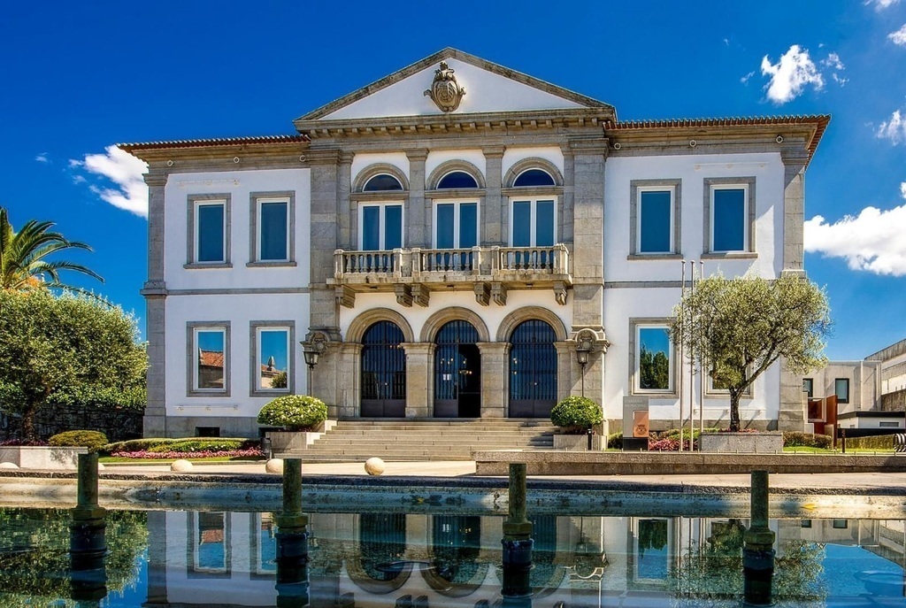 Charmante centrum van Fafe - stadhuis 