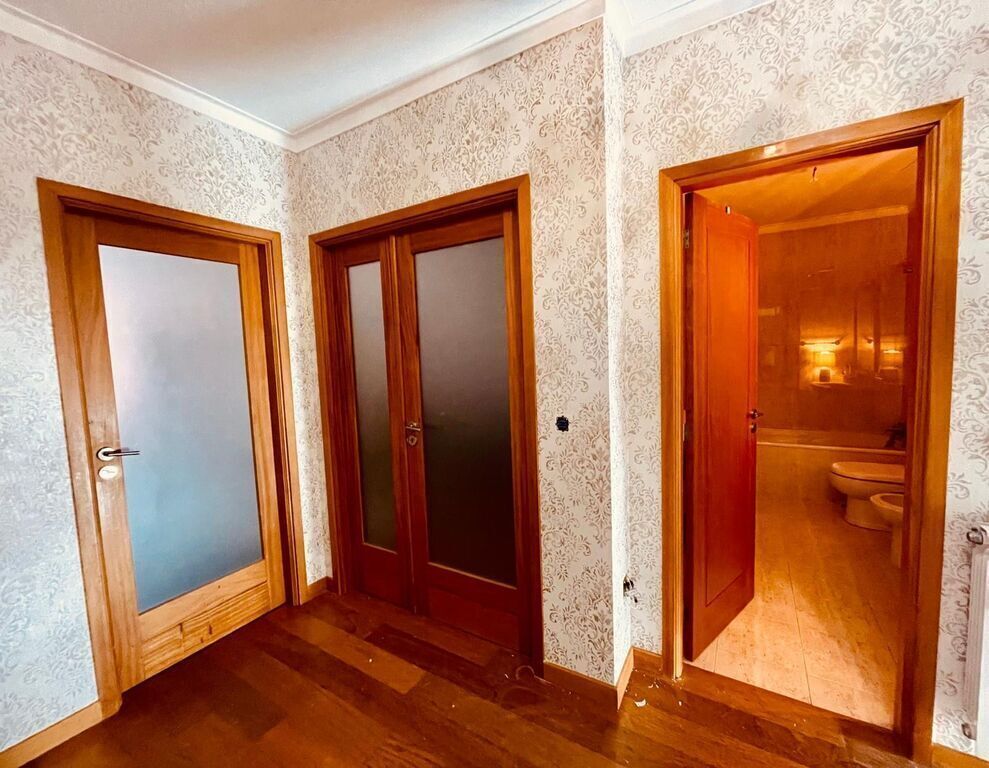 Entree - keuken, woonkamer, badkamer 