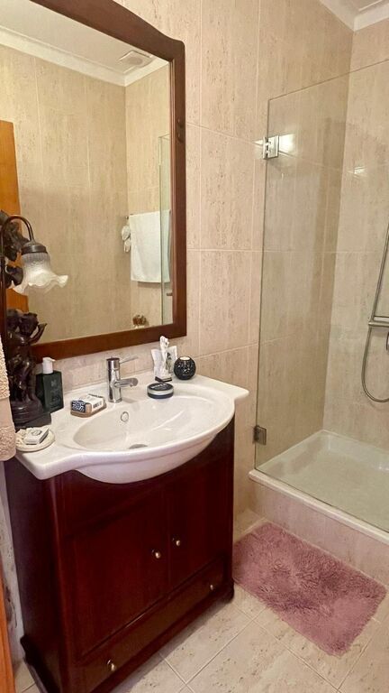 Slaapkamer I - badkamer 