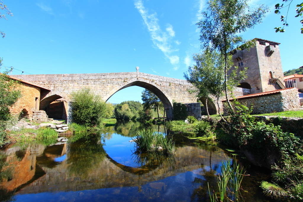 Douro Valley - Ucanha bridge fortress