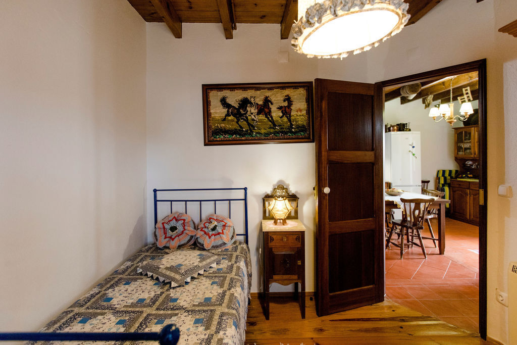 2nd Bedroom Entrance (single bed)