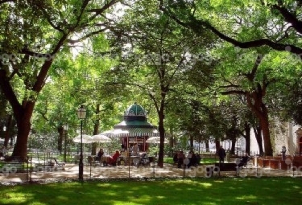 Jardim das Amoreiras, 10 min walk