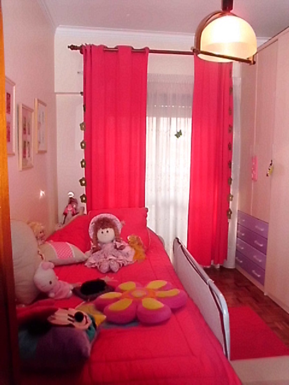 Room 3 with single bed