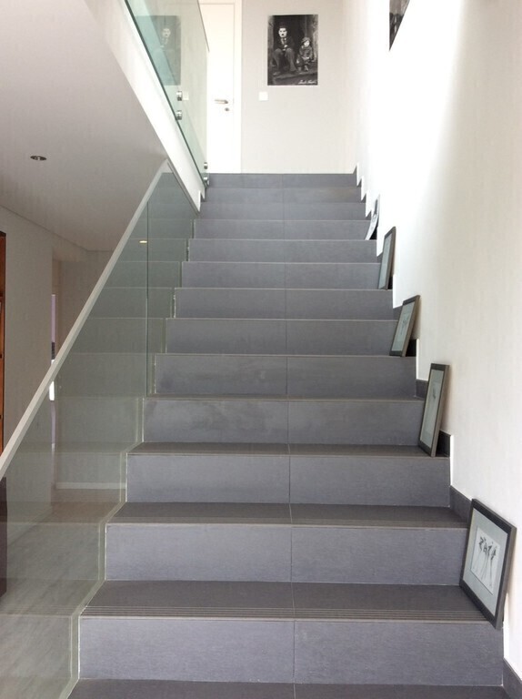 2nd floor's stairway