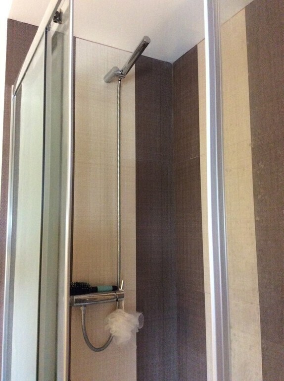 Suite's bathroom