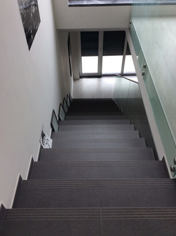 2nd floor's stairway