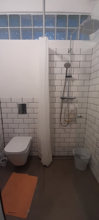 main bathroom 2