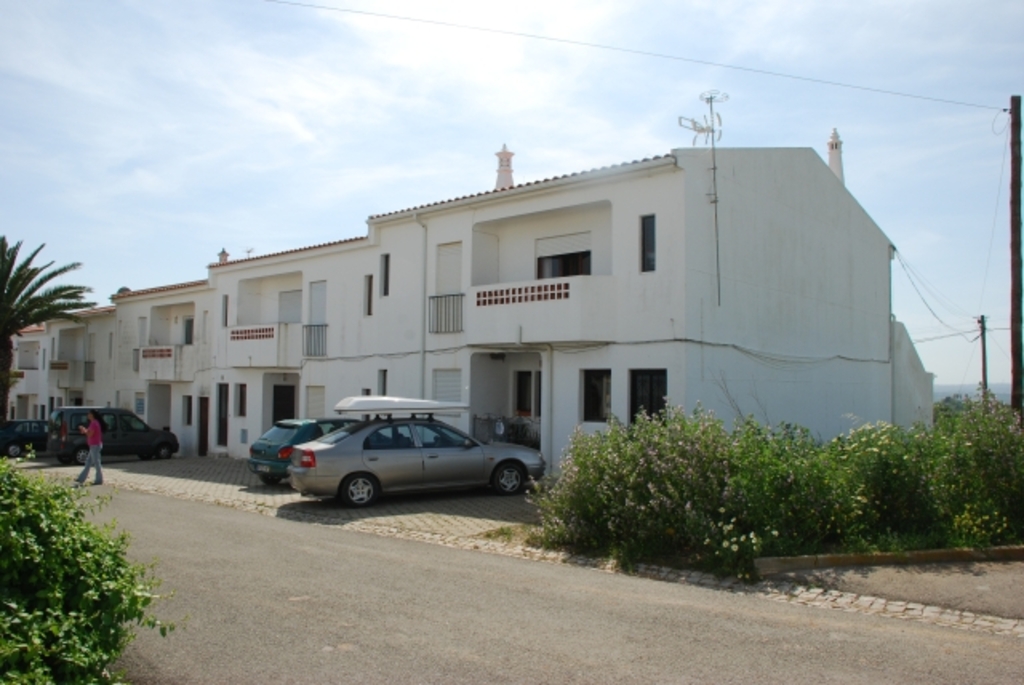 la maison, vue de l'entrée principale . front of the house