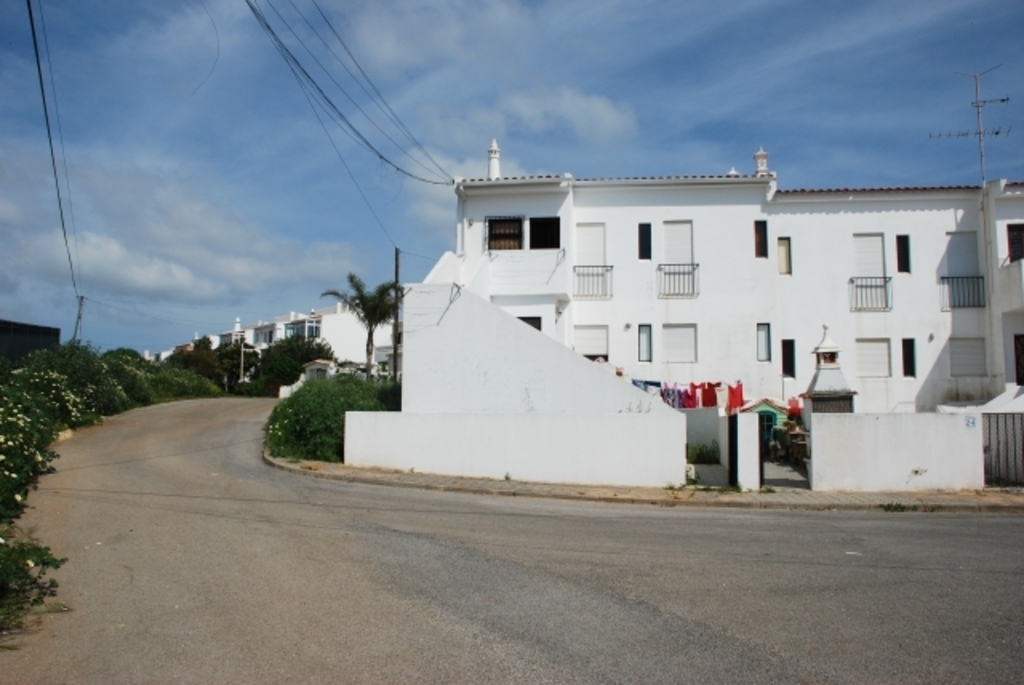 L'arrièrte . back of the house