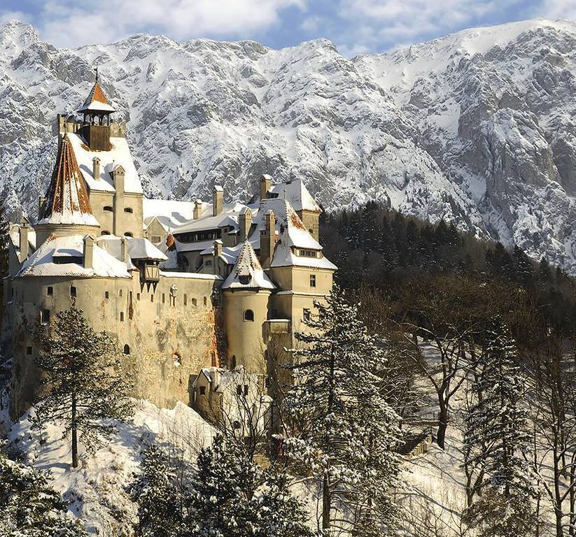 Bran Castle ( Dracula Castle)