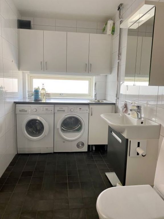 Bathroom first floor