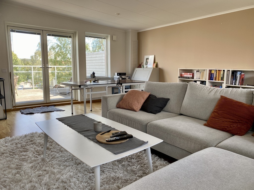 Third floor and entrance to the roof top terrace.