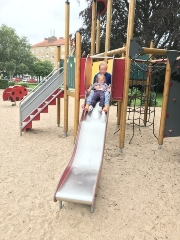 We have many playgrounds nearby, this is only 5min walk to this one.