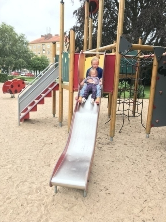 We have many playgrounds nearby, this is only 5min walk to this one.