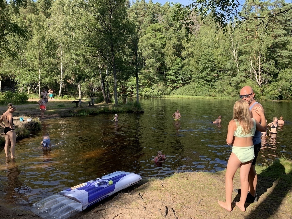 We have bathing-places at beaches and in this photo by a lake nearby 15 min by car