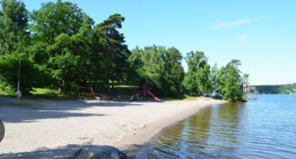 Local beach Mälarhöjdsbadet 10  min away by bicycle