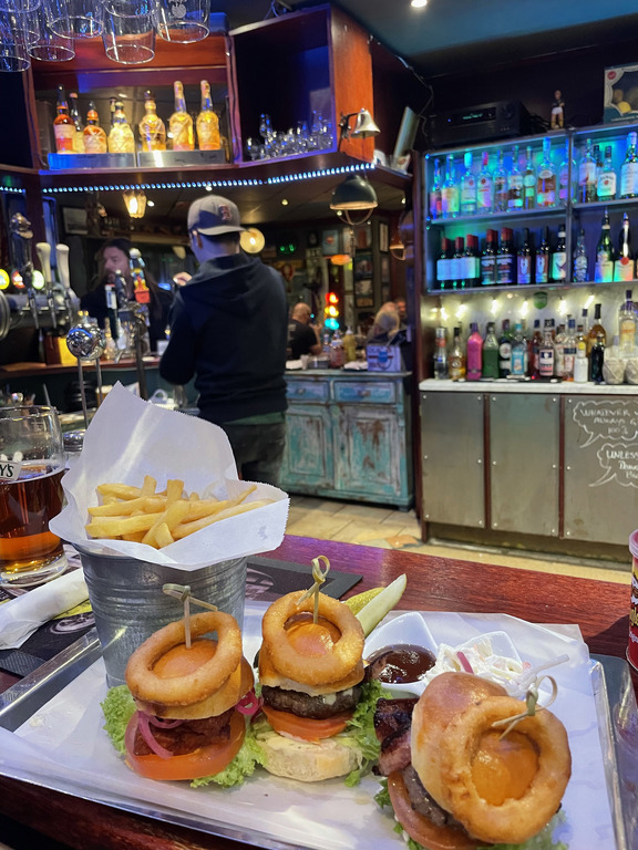 Just around the corner, the pub "Selma"