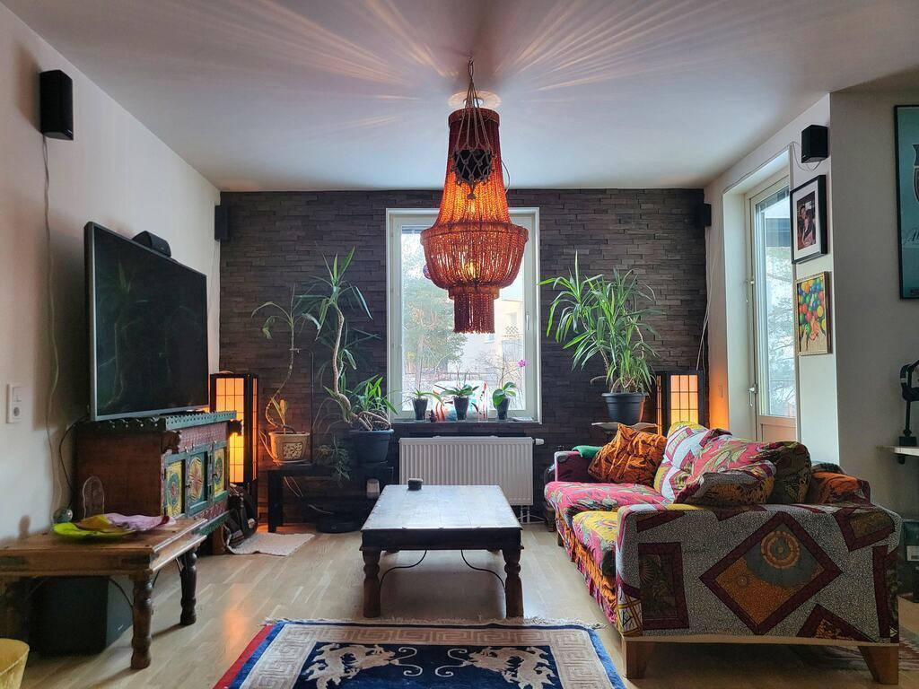 Livingroom seen from entrance/front door