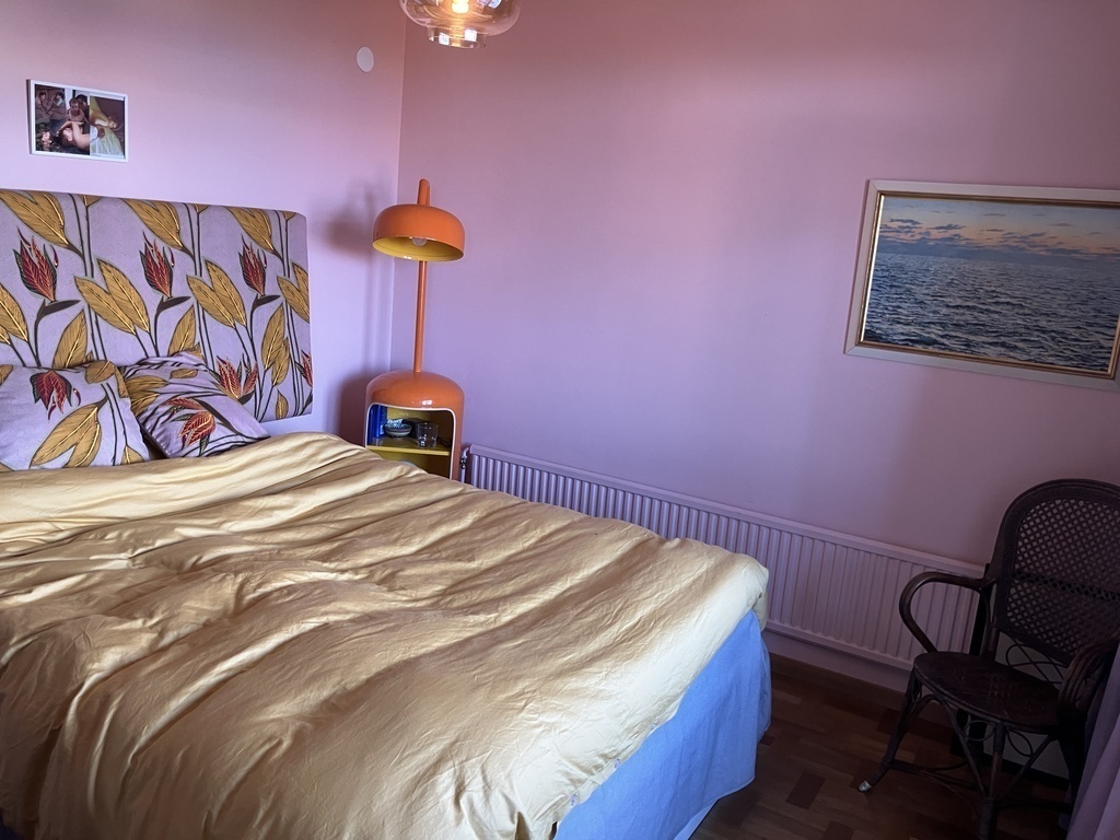 Bedroom 1, 160cm ned, accessvto balcony