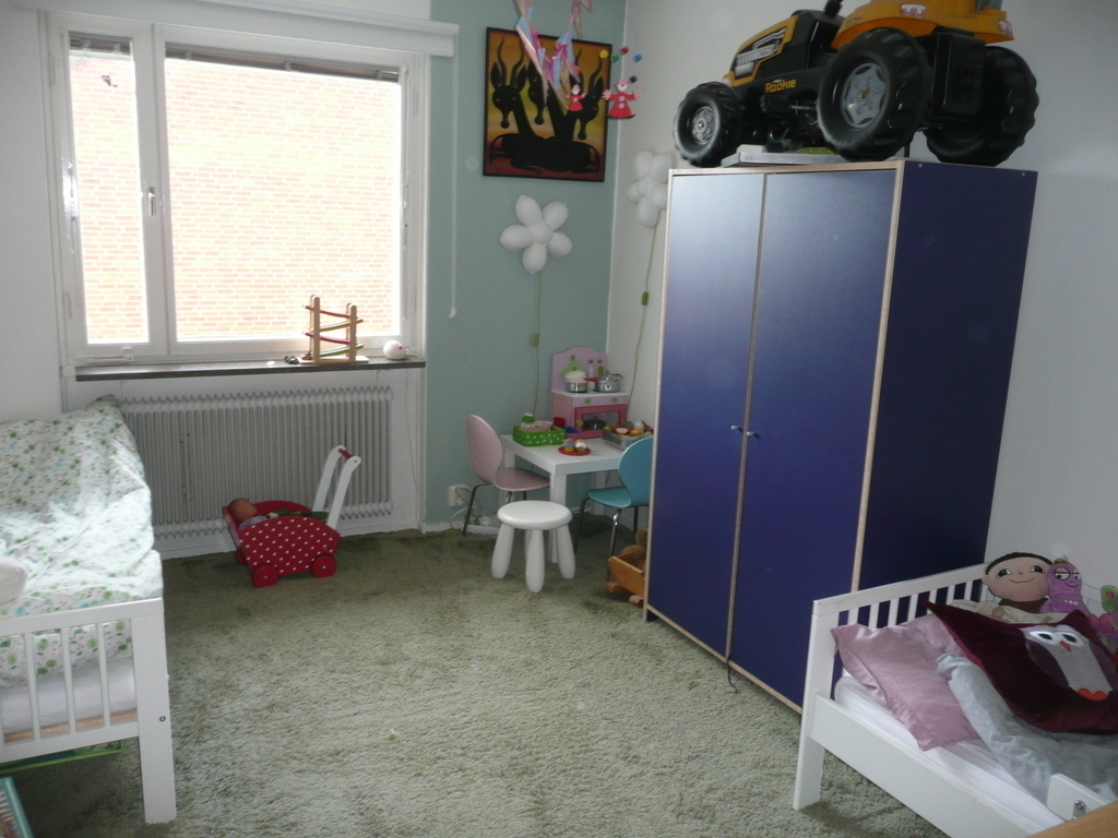 This room has been redecorated since this photo was taken. 