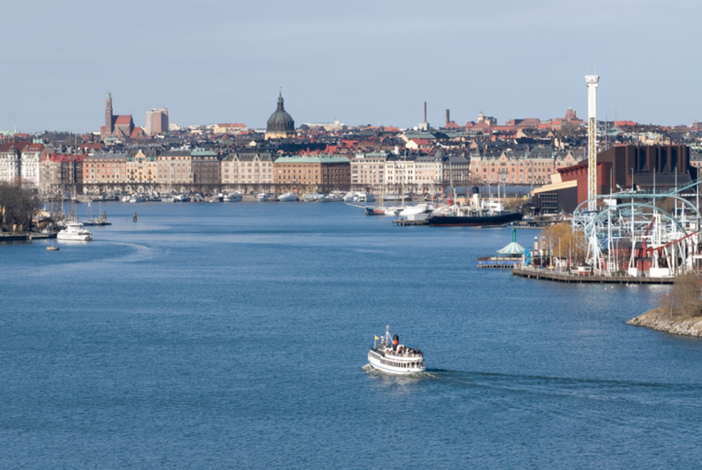 Östermalm (center), amusemet park Gröna lund (right) on the island of Djurgården