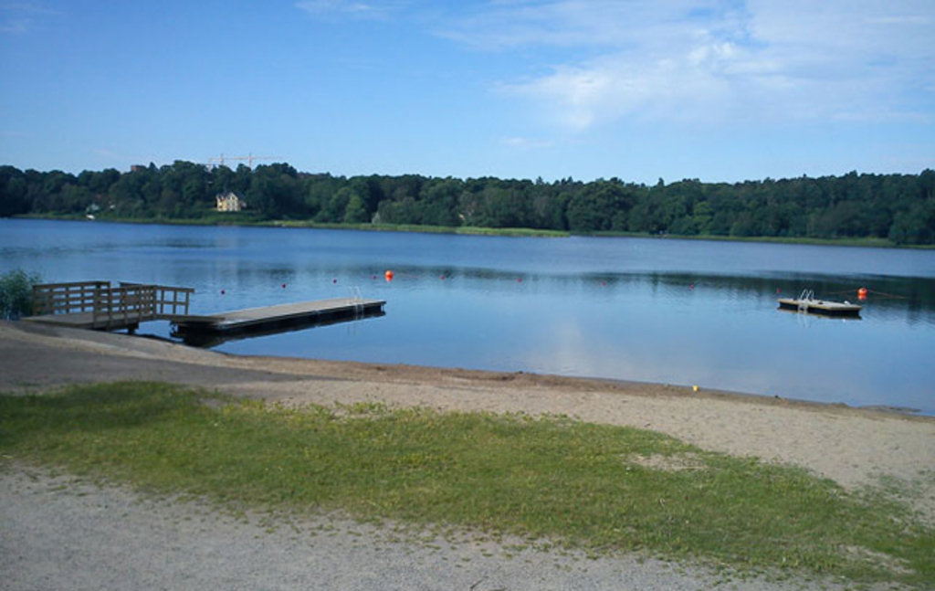 Brunnsviken City Beach (20 min. walk)