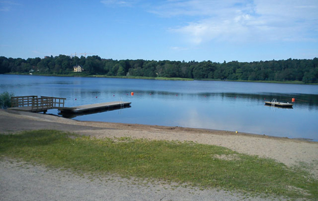 Brunnsviken City Beach (20 min. walk)