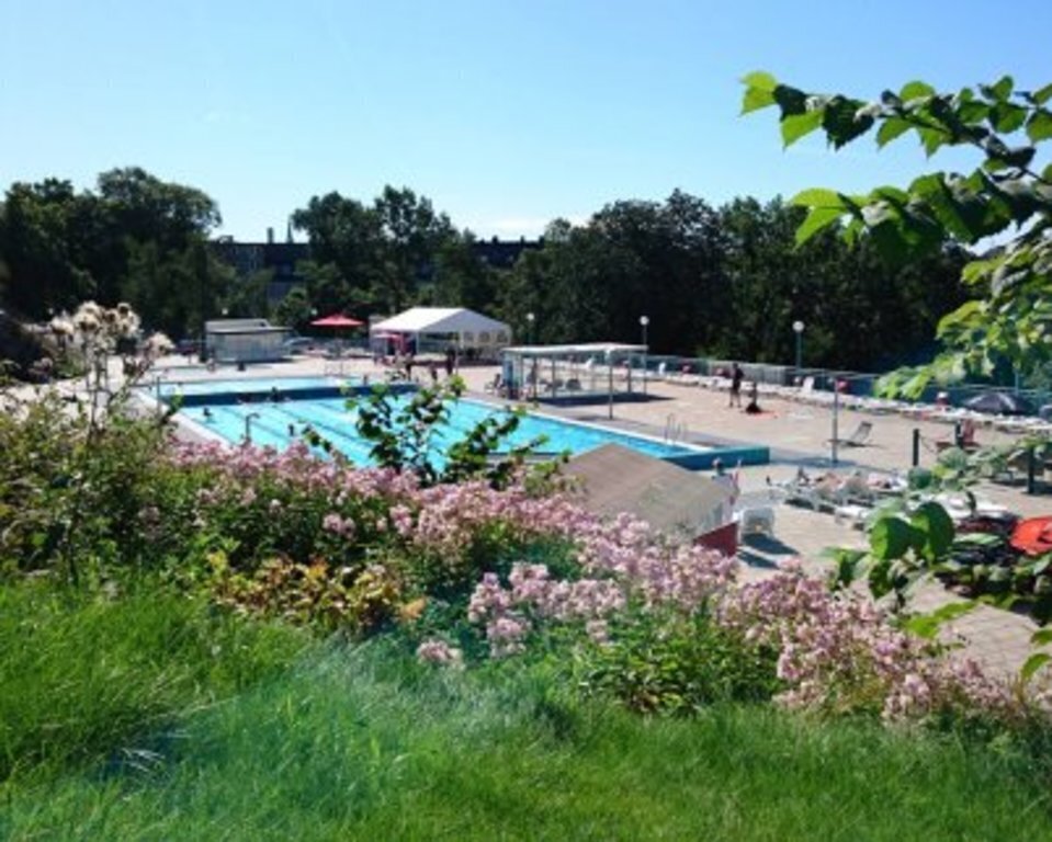 Vanadisbadet public bath (10 min. walk)