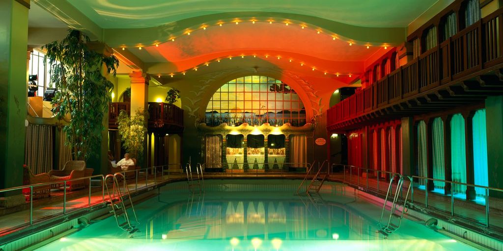 Centralbadet City Spa (20 min. walk)