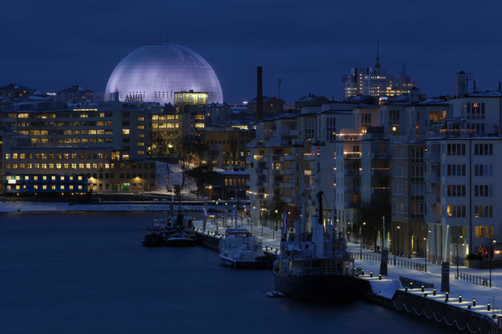 The Globe seen from Hammarbyhamnen. The Globe is 10 minutes from our home byt car/bus. 