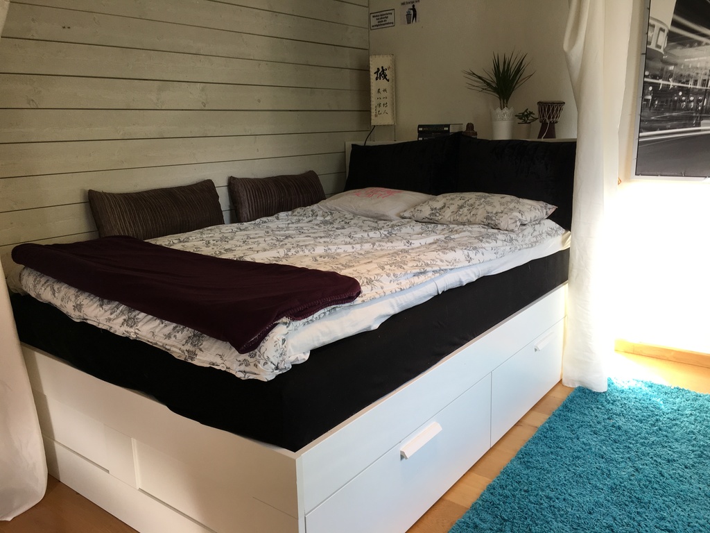 Bedroom with bed for 2, close to small bathroom/toilet no 2 . Downstairs near entrance no 2. 