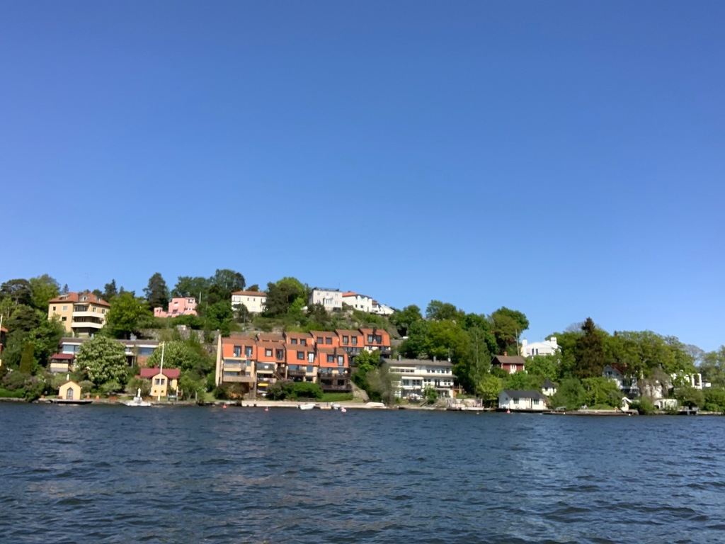 The house: House with top views. Three minute walk down to water and jetty.