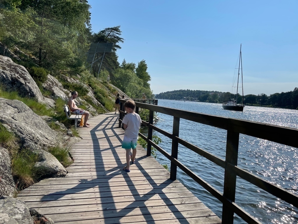 The neighbourhood: Towards one of the "beach" for kids