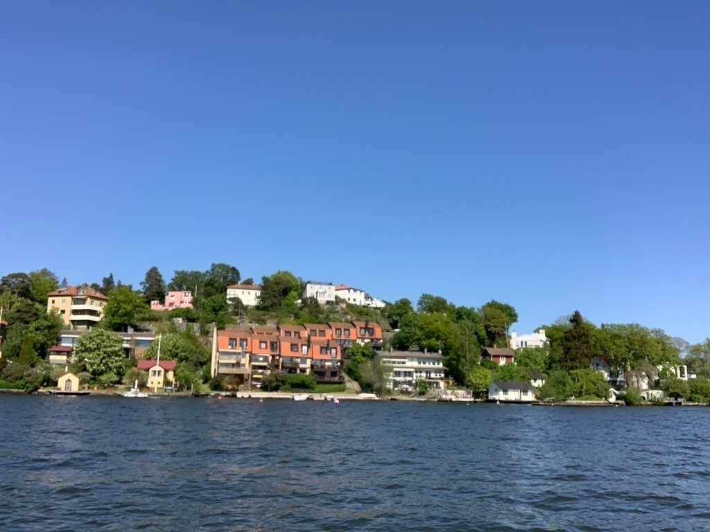 The house: House with top views. Three minute walk down to water and jetty.