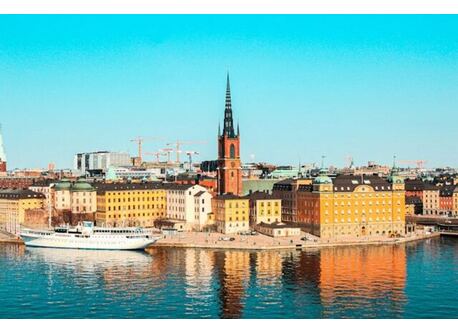 Stockholm är huvudstaden i Sverige och kallas även Nordens Venedig.