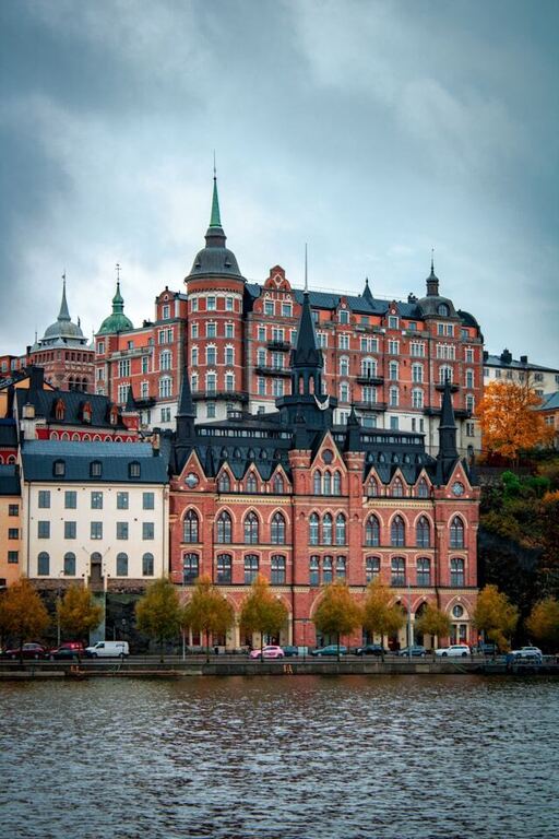 Vår lägenhet ligger på Södermalm, som är en av innerstadens holmar.