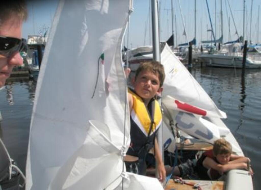 Harbour in Gislövs läge, 2 km away