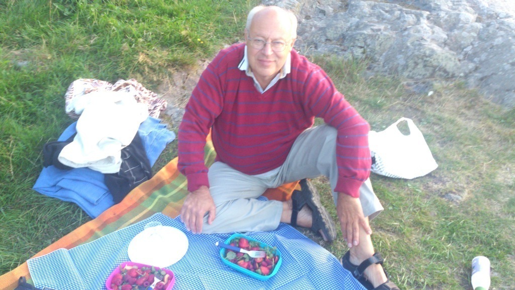 We often go to the lake Mälaren and take pic-nic with us after work in the summer time..