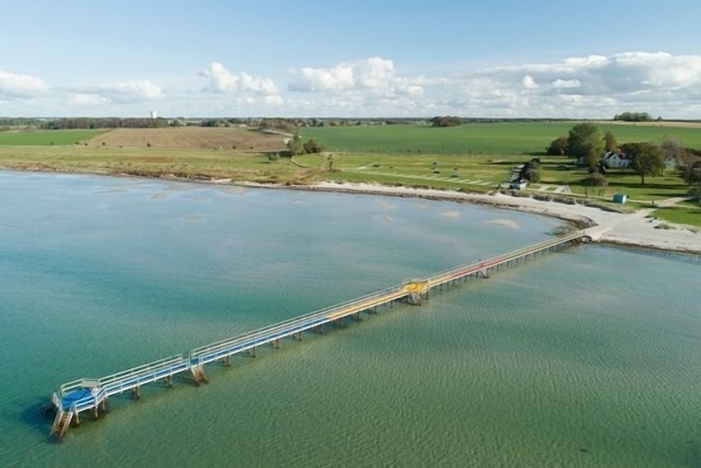 Barsebäcks saltsjöbad is a seabath in Skåne located on the Öresund coast. At the bathing area there is a sandbeach 