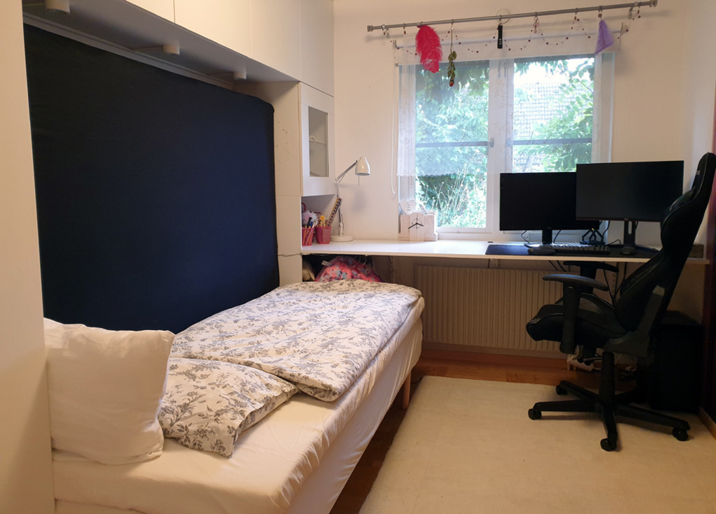 Childrens bedroom downstairs.