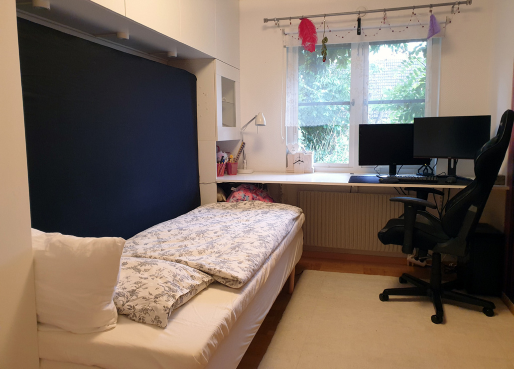 Childrens bedroom downstairs.